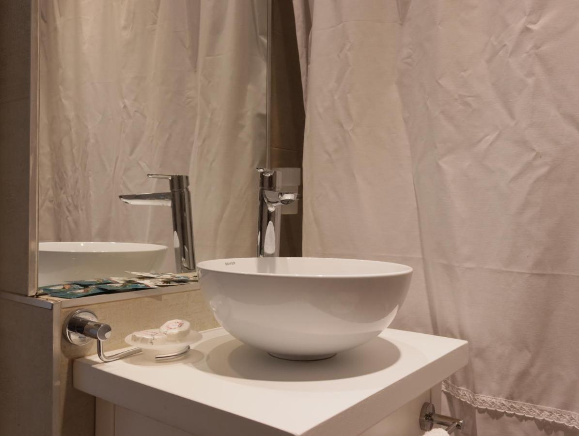 A Luminoso Y Practico Monoambiente En Apartment *
